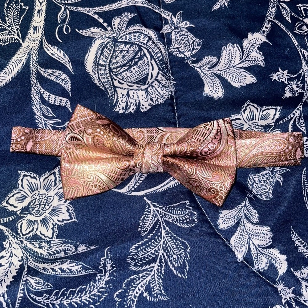 Stacy Adams bow tie